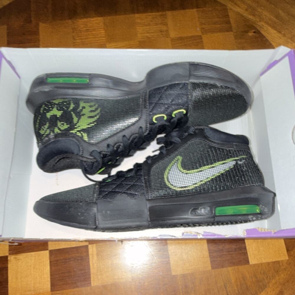 Size 12 Nike LeBron Witness 8 Black Volt FB2239-001 Mens 2023 - Picture 6 of 8